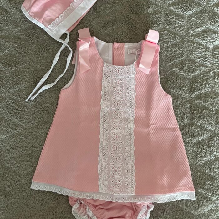 Conjunto 3 piezas. Jesusito, braguita y capota